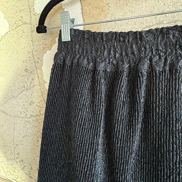 Vtg Midi Skirt Minimalist Luxury Tiered Lace Textured Pleated Knit Dark Romantic - Picture 6 of 8